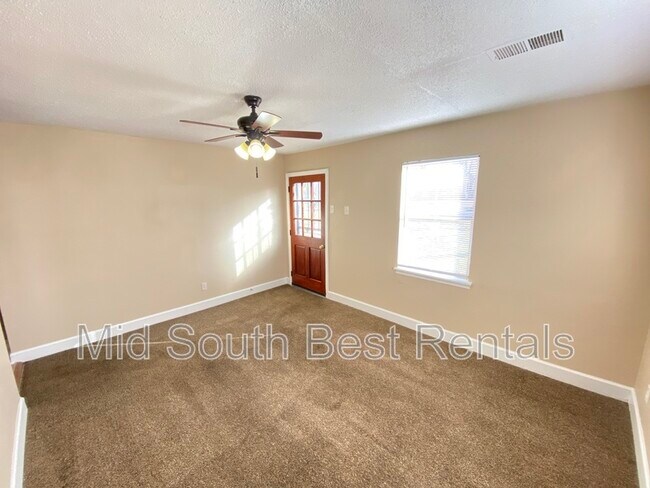 Foto del edificio - 2532 Sunny Hill Dr