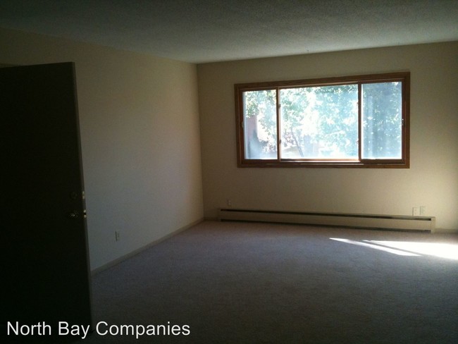 Foto del edificio - 5749 Sander Dr