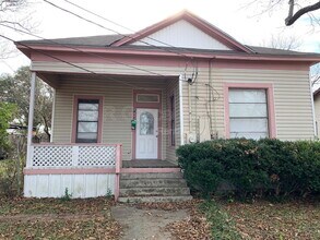 Building Photo - 1914 Webster Ave