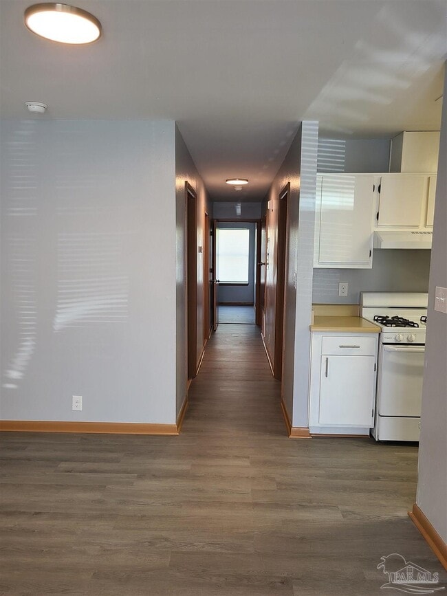 Building Photo - 465 S L St