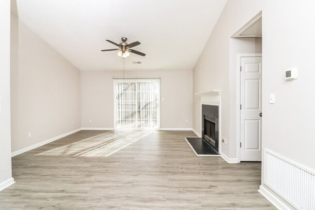 Building Photo - 873 Revena Ln