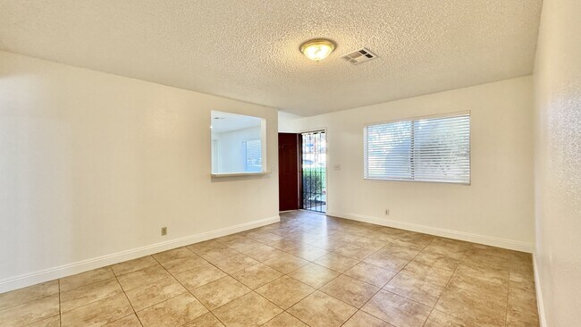 Foto del edificio - 5151 W Pioneer Ave