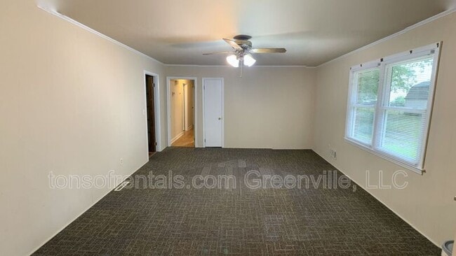 Building Photo - 150 Woodridge Cir