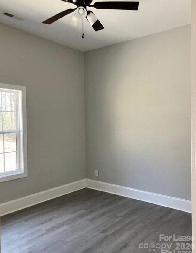 Foto del edificio - 2961 Beaty Rd