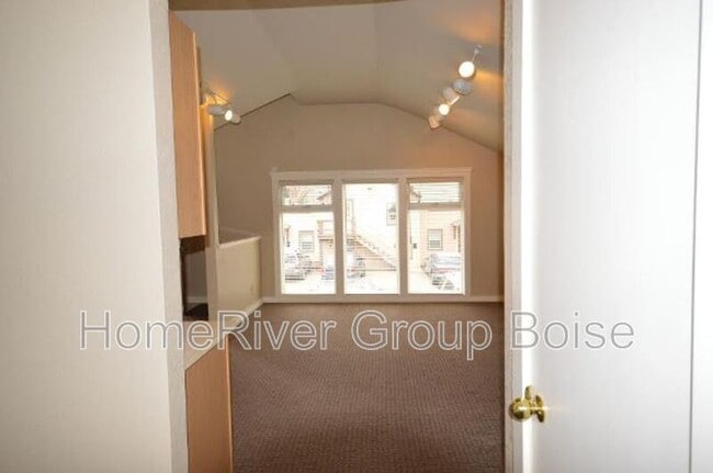 Building Photo - 2680 W Grover St