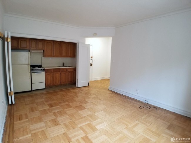 Foto del edificio - 140 8th Avenue