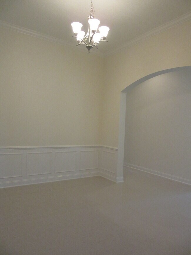Building Photo - Beautiful 4B/3B plus office single family ...