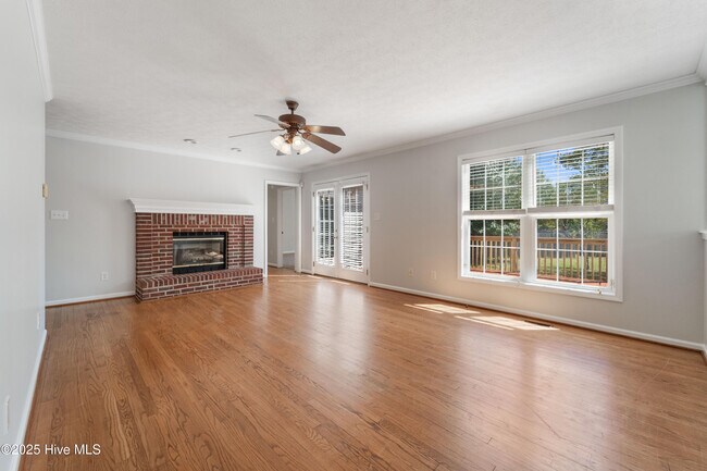 Foto del edificio - 219 Newport Drive