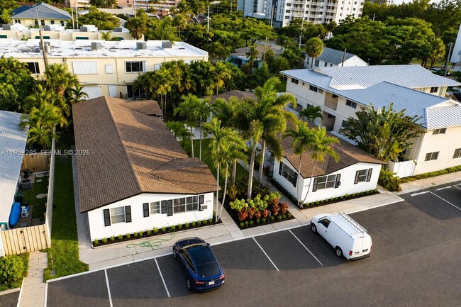 Building Photo - 3210 Canal Dr