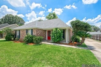 Building Photo - 14211 Parkridge Dr