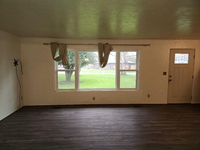Foto del edificio - 3 bedroom 1 Bath House on Well