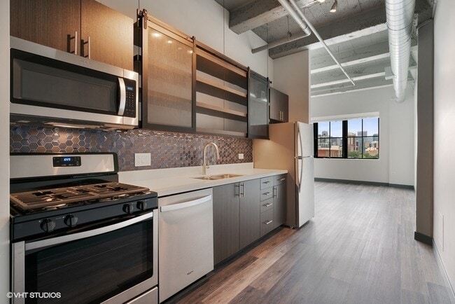 Building Photo - 2101 S Wabash Ave