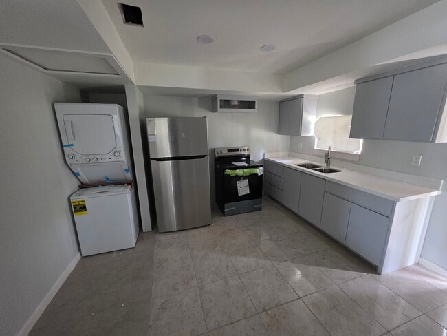 Building Photo - 4853 Boca Chica Blvd