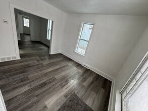 Building Photo - 808-810 Dubuque St