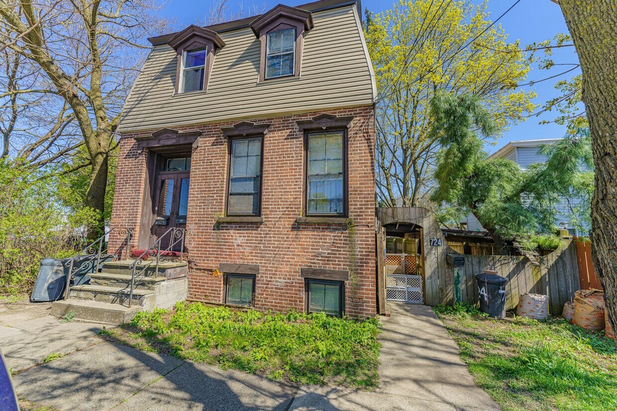 Foto principal - 724 3rd Ave