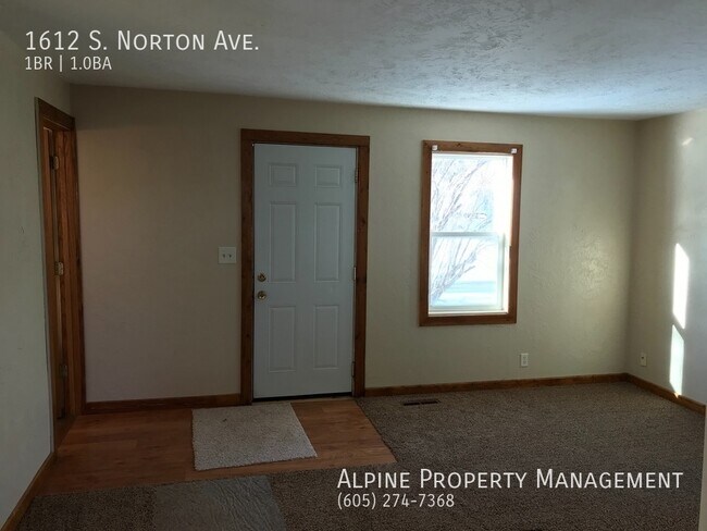 Foto del edificio - Spacious 1 Bed Home For Rent!!