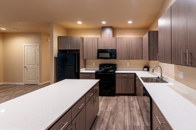 Foto del edificio - 5803 Joynak St S