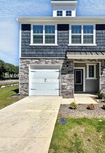 Building Photo - 2102 Willow Gln Dr