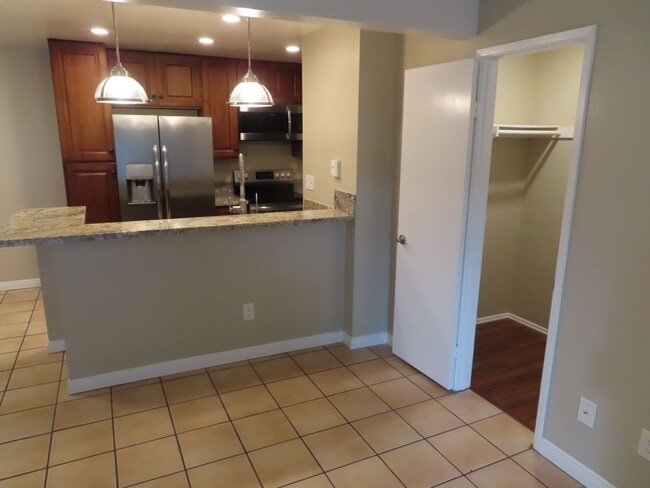 Building Photo - Renovated Two Bedroom Condo in Serra Mesa