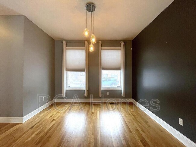 Foto del edificio - 232 E St Joseph St