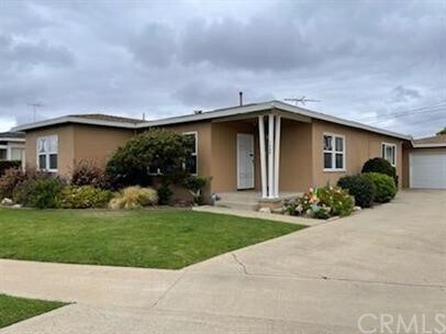 Foto principal - 1309 W 146th St