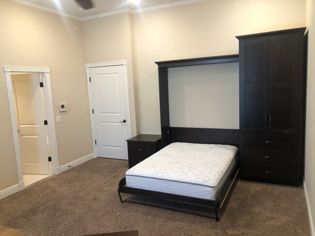 Murphy permite el uso completo del espacio - 114 E University St