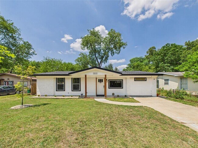 Building Photo - 8810 Slayton Dr