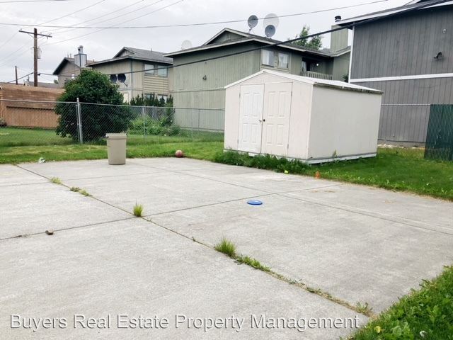 Building Photo - 933 E 46th Ct