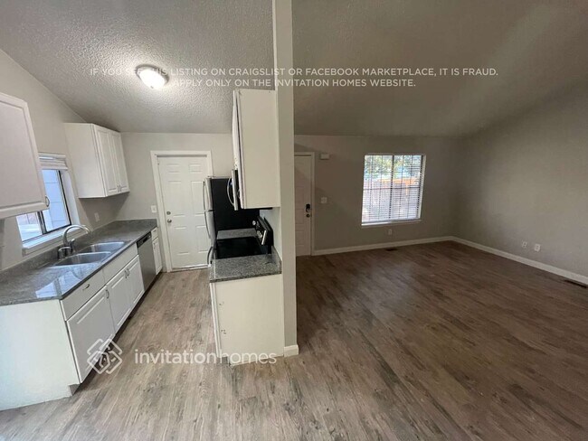 Building Photo - 17405 E Temple Dr