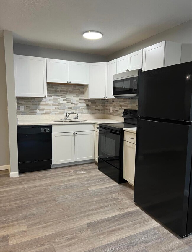 Building Photo - 1259 S Lincoln Park Dr