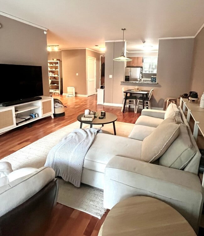 Foto del edificio - 420 E Waterside Dr