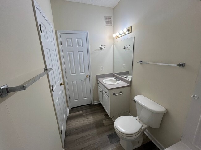 Foto del edificio - 3204 Walden Park Dr