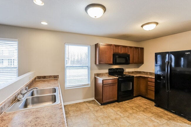 Building Photo - 2329 Seven Peaks Dr