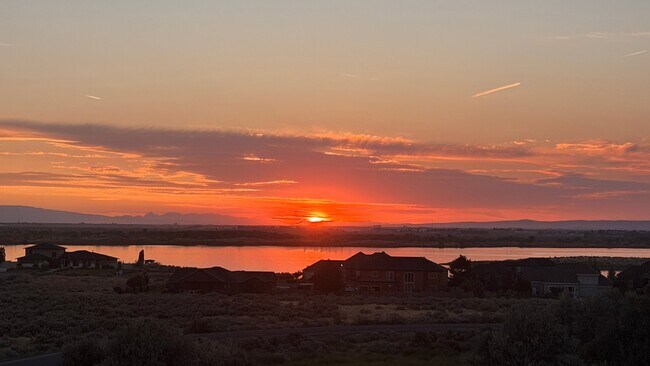 Foto del edificio - 8180 Dune Lake Rd SE