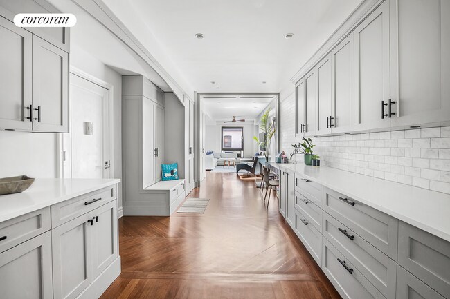 Building Photo - 225 Pacific St