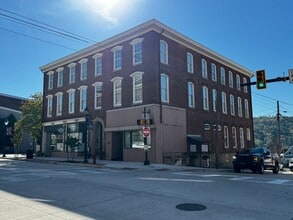 Building Photo - 102 East High St