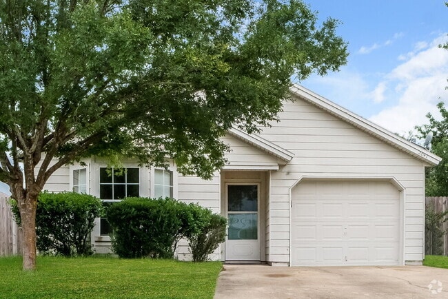 Building Photo - 2041 Hunters Trace Cir