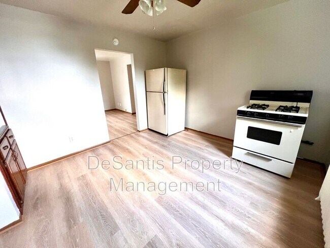 Foto del edificio - 1000 Duss Ave