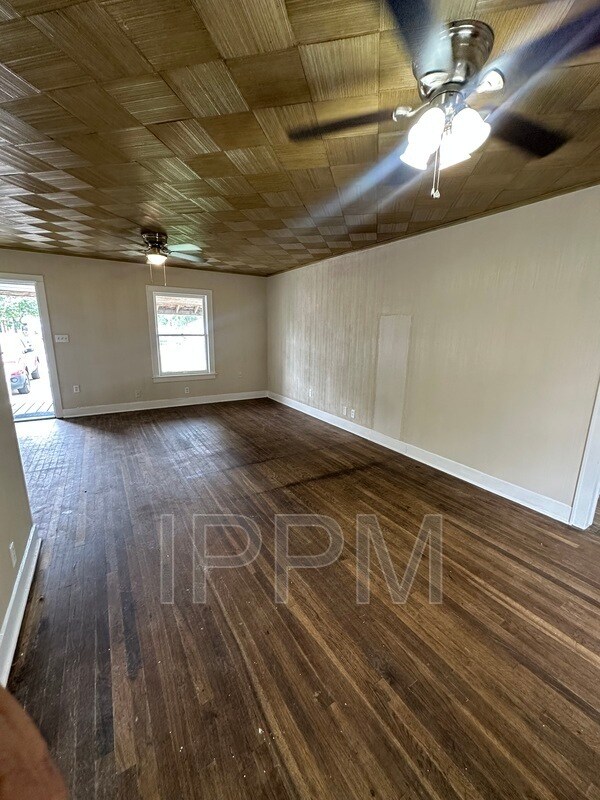 Building Photo - 501 W Pierce Ave