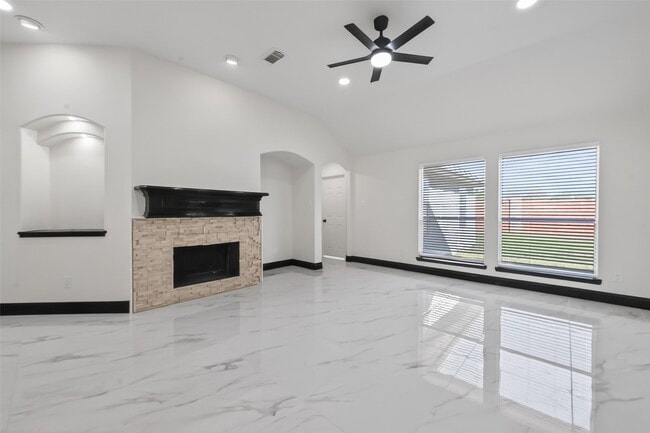 Building Photo - 10703 White Bridge Ln