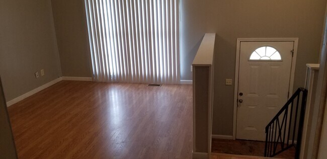 Foto del edificio - 341 Southview Dr