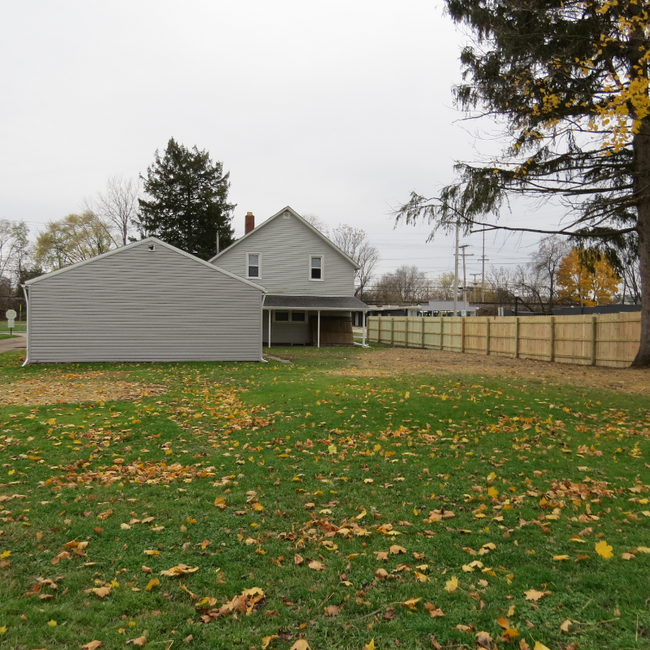 Building Photo - 293 Tenney Ave