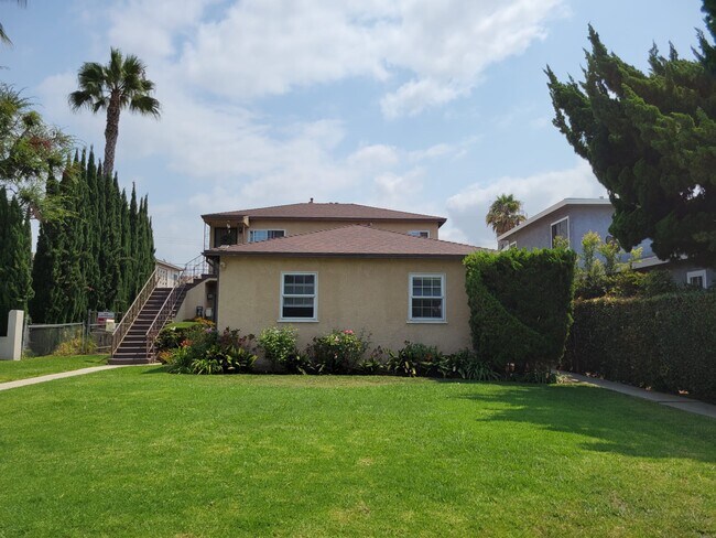Building Photo - 8800 Ramsgate Ave