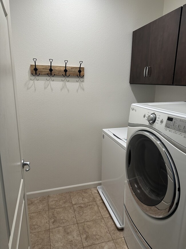 Building Photo - 4045 Neapolis Ln