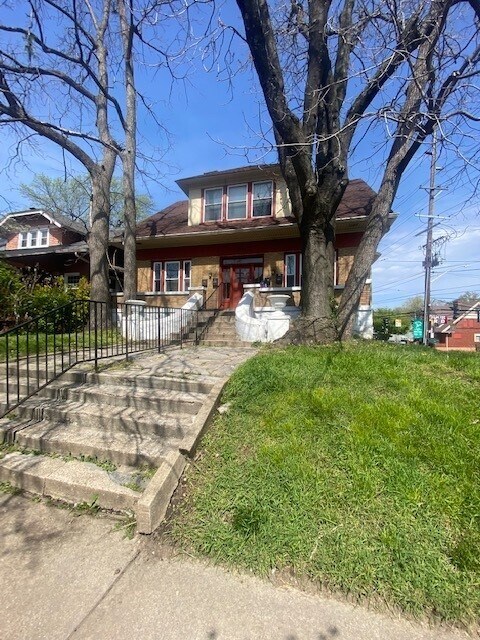 Building Photo - 1935 Ivanhoe Ct