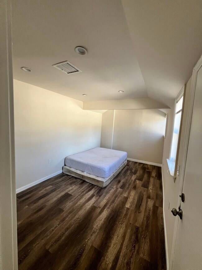 Bedroom 1 - 7048 Bellaire Ave