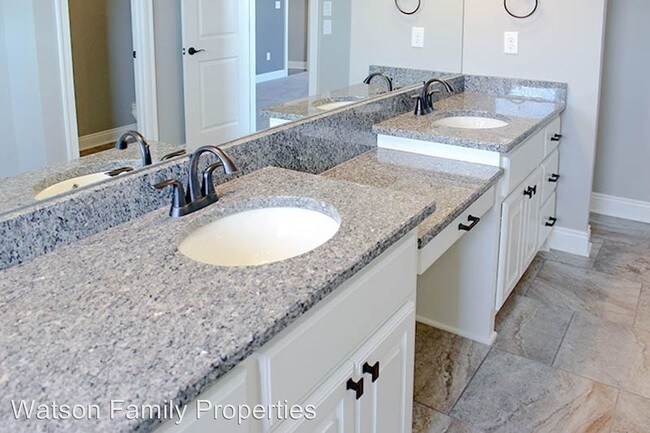 3 Br 2 5 Bath House 1040 Edinburgh House For Rent In Conway