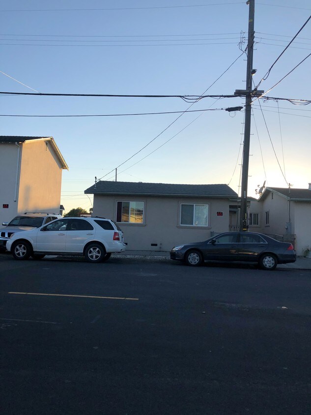 Foto principal - 122 Railroad Ave