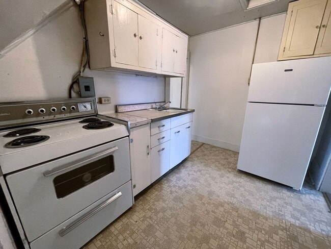 Building Photo - 201 S Willson