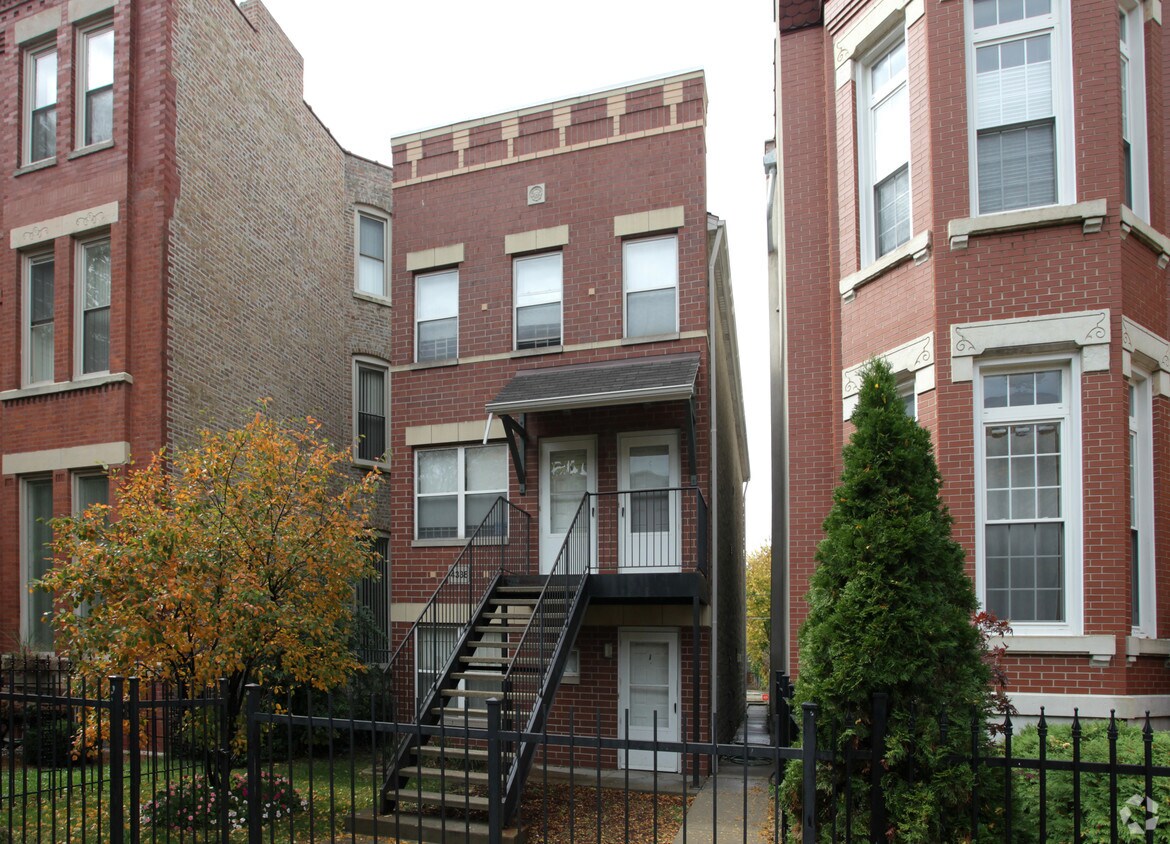 4338 S Greenwood Ave, Chicago, IL 60653 Apartments in Chicago, IL